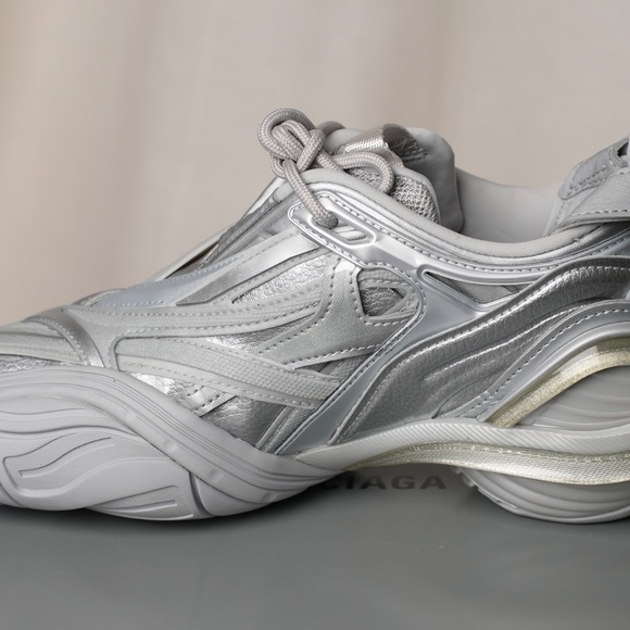 BALENCIAGA Tyrex Sneakers | Silver | SIZE 38/ US 8 (UNWORN) - Picture 5 of 13
